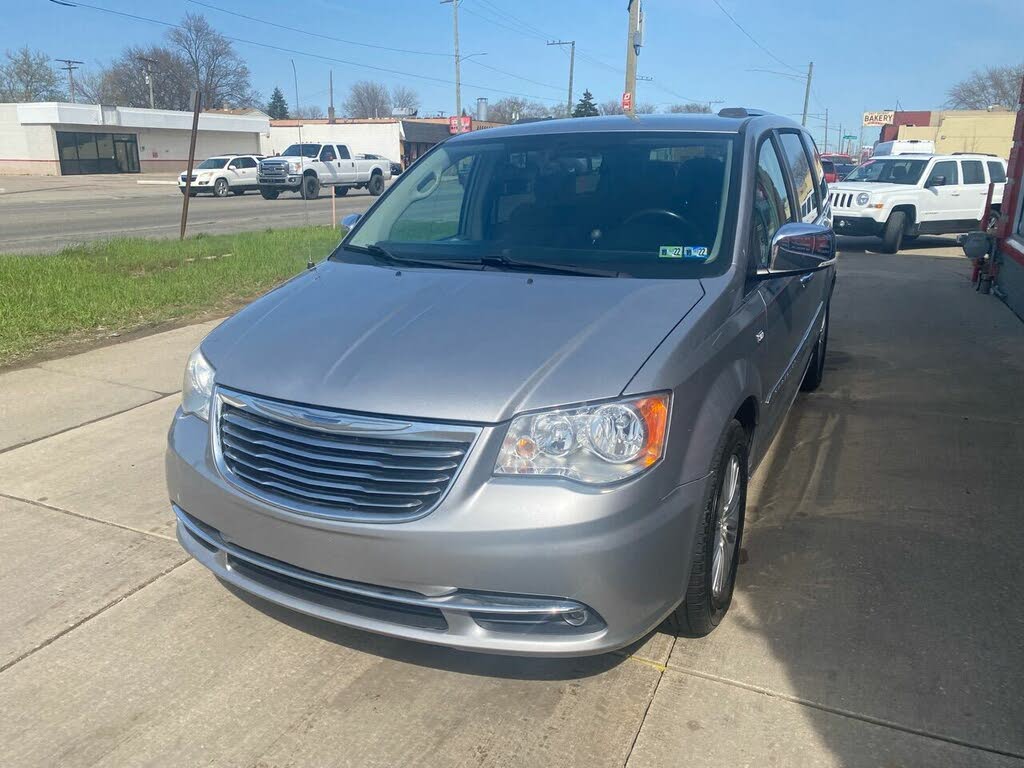 2014 Chrysler Town & Country 30th Anniversary FWD for sale in Eastpointe, MI – photo 7