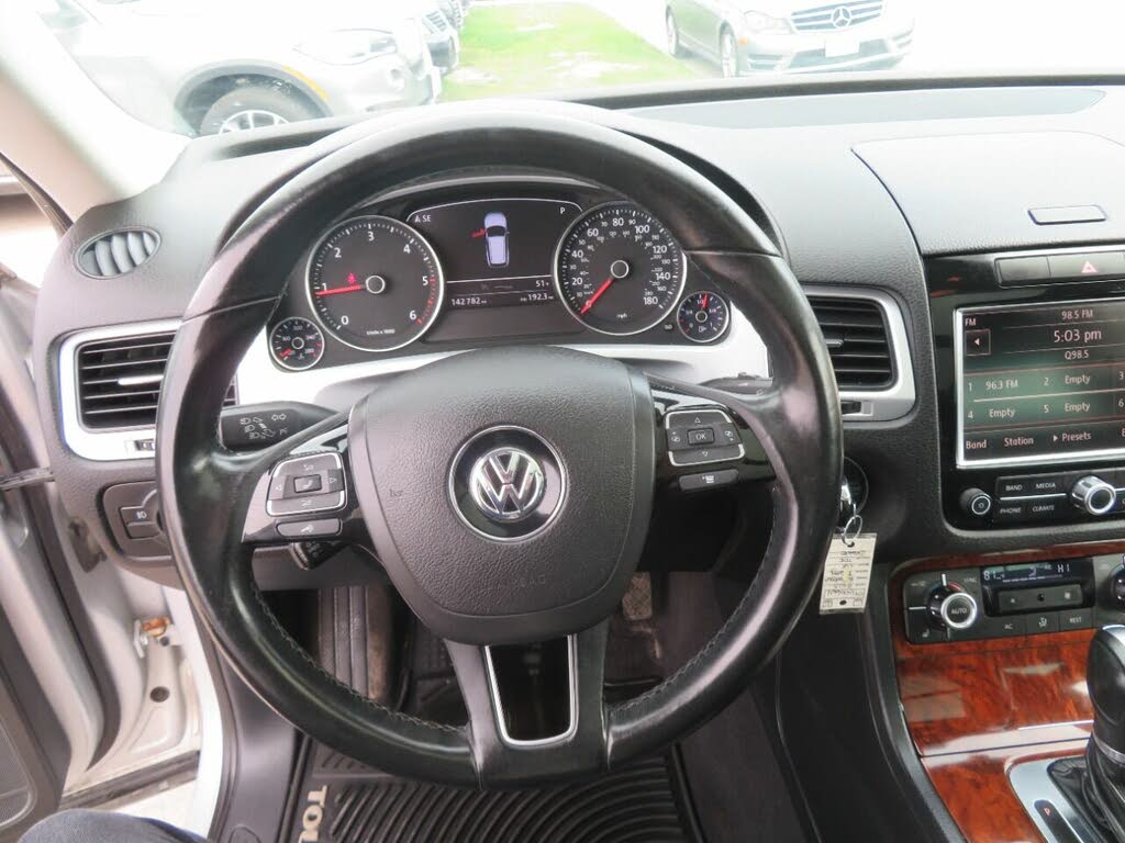 2013 Volkswagen Touareg TDI Lux for sale in Waterloo, IA – photo 8