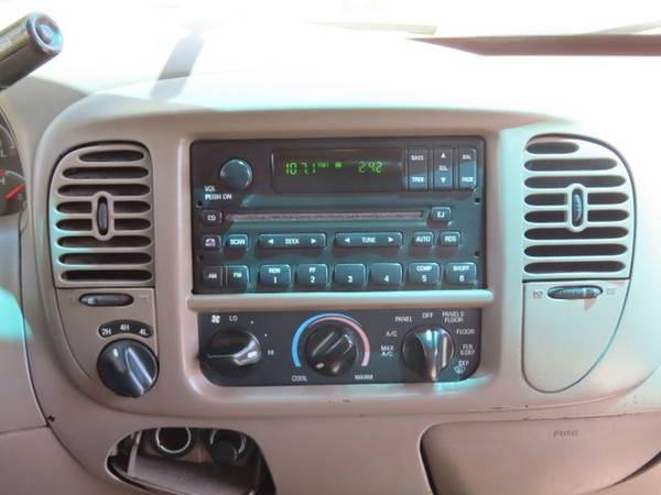 2001 Ford F150 SuperCrew Cab V8, 5 4 Liter 4WD Gasoline - cars & for sale in Nampa, ID – photo 17