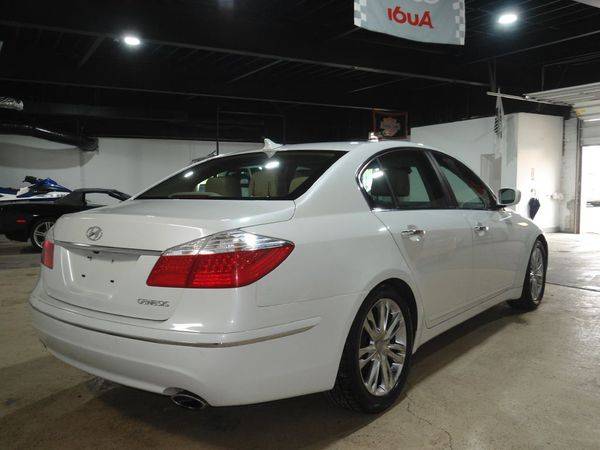 2010 HYUNDAI GENESIS 3.8L - FINANCING AVAILABLE-Indoor Showroom! for sale in PARMA, OH – photo 4