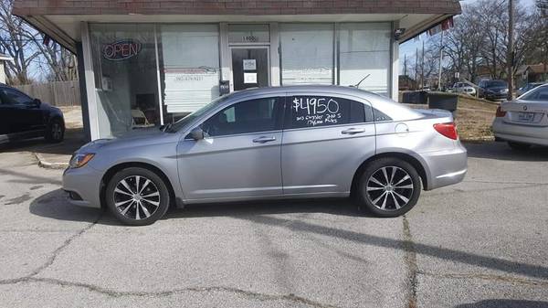 2013 Chrysler 200 S, Runs Great! Gas Saver! Extra Clean! ONLY for sale in New Albany, KY