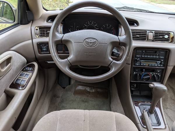 ONLY 48,000 MILES- OWNED BY A RETIREE -TOYOTA CAMRY XLE - SIDE AIRBAGS for sale in Powder Springs, TN – photo 4