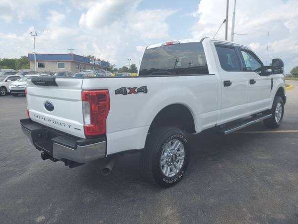 2017 Ford F250 Super Duty Crew Cab 4WD XLT Pickup 4D 6 3/4 ft Trades W for sale in Harrisonville, MO – photo 14