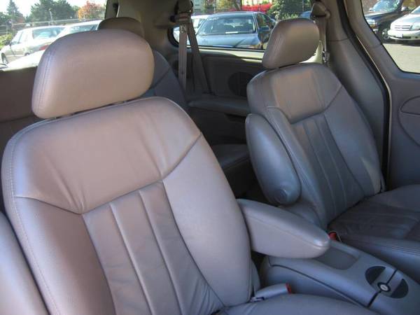 2003 Chrysler Town & Country EX for sale in Portland, OR – photo 9