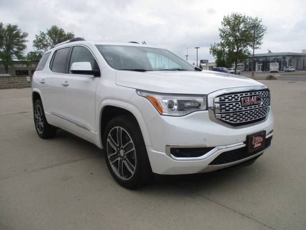 2018 GMC Acadia Denali AWD, Leather, Dual Roof, Nav, 22K, Perfect -... for sale in Fargo, ND – photo 4
