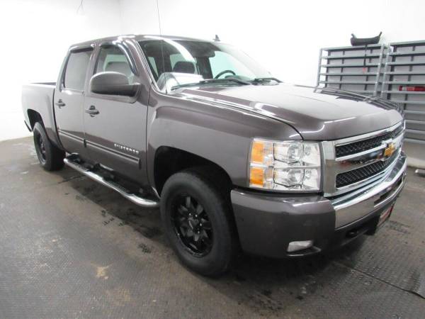 2011 Chevrolet Chevy Silverado 1500 LT 4x4 4dr Crew Cab 5 8 ft SB for sale in Fairfield, OH – photo 3