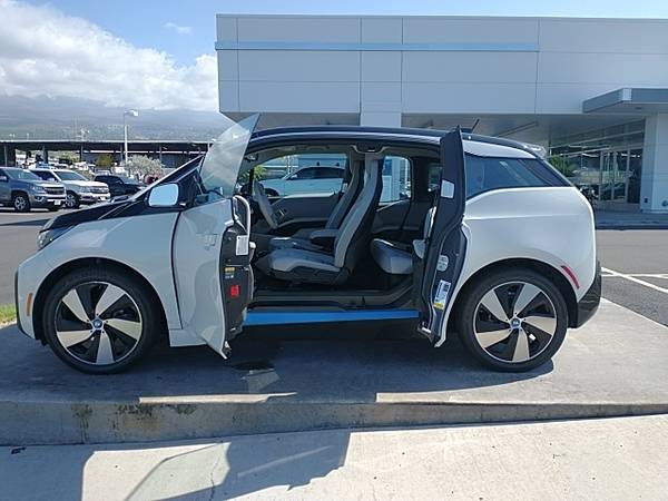 2018 BMW i3 94Ah w/Range Extender - - by dealer for sale in Kailua-Kona, HI – photo 13