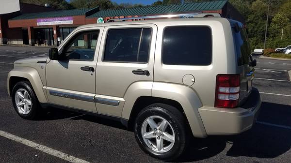 2010 Jeep Liberty Limited 4x4 leather sunroof for sale in Clarksville, TN – photo 2