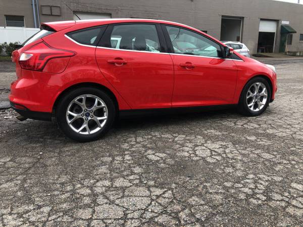 2012 Ford Focus SEL - - by dealer - vehicle automotive for sale in Danbury, NY – photo 7