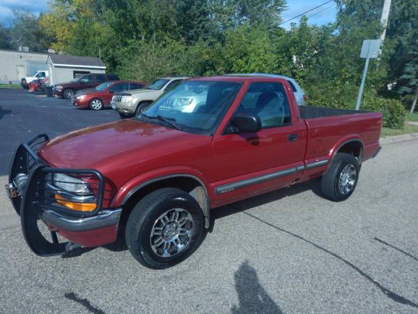 2000 Chevrolet S-10 Reg Cab 108" WB 4WD LS - Big Savings for sale in Oakdale, MN – photo 6