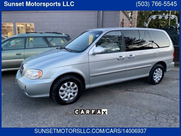 2004 Kia Sedona! CLEAN TITLE! ONE OWNER! 3RD ROW! LOW MILES! - cars for sale in Gresham, OR