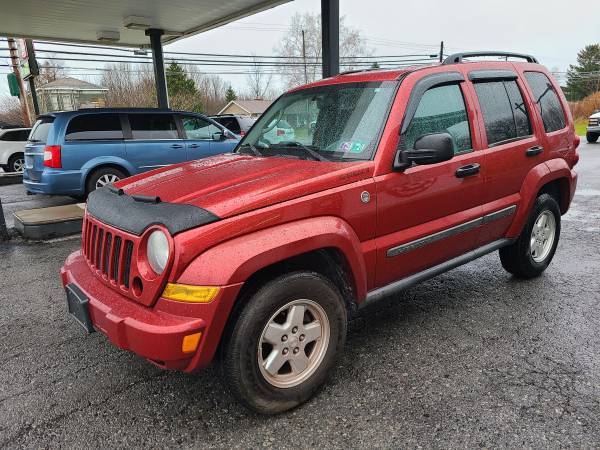 2007 Jeep Liberty 4x4 Clean Out Of State No Rust 2 Owners No... for sale in Oswego, NY – photo 3