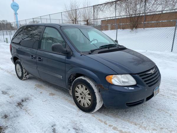 2007 Chrysler Town & Country LX - - by dealer for sale in Columbia Heights, MN – photo 3