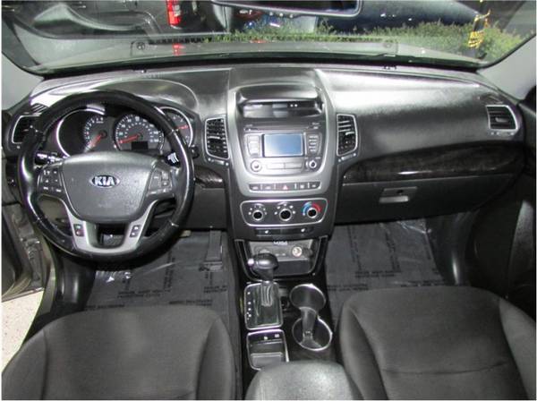 2015 Kia Sorento LX Sport Utility 4D Easy Financing, All Applications for sale in Anaheim, CA – photo 14