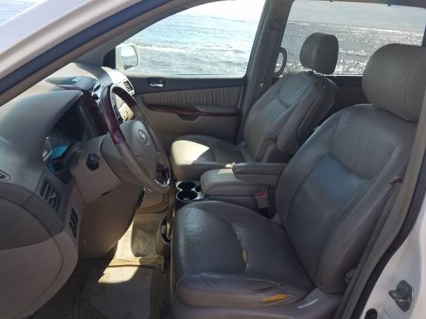 Clean mainland toyota sienna Xle limited - cars & trucks - by owner... for sale in Kealia, HI – photo 8