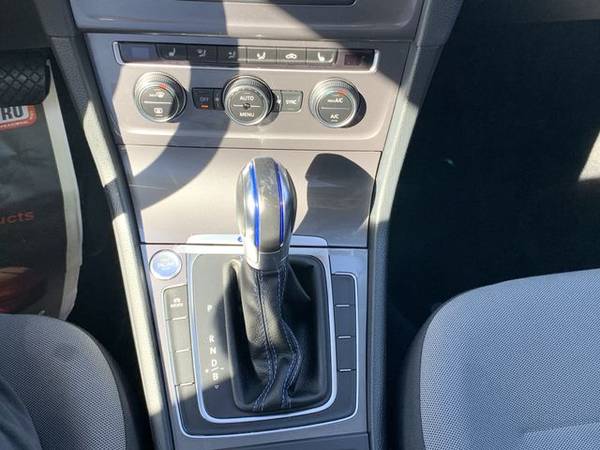 2016 Volkswagen e-Golf FWD SE Hatchback Sedan 4D 31610 Miles - Financ for sale in Fremont, CA – photo 7
