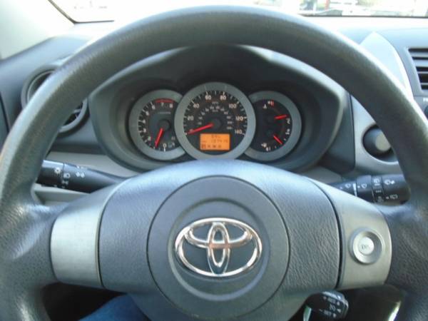 2010 Rav4 137k mi 3rd Row Cold AC Good Tires Rust Free - cars & for sale in Maplewood, MO – photo 15