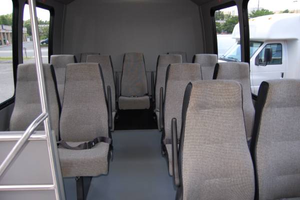 VERY NICE NON CDL 15 PERSON MINI BUS.....UNIT# 5650T for sale in Charlotte, NC – photo 8