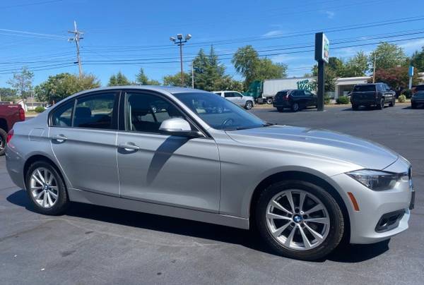2016 BMW 3 Series 320i xDrive - - by dealer - vehicle for sale in High Point, NC – photo 4