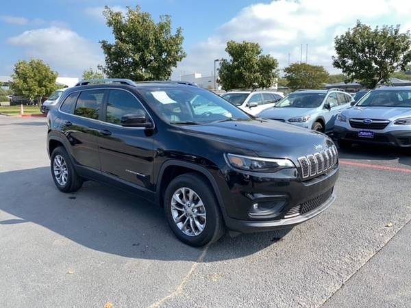 2019 Jeep Cherokee Latitude Plus 4x4 - cars & trucks - by dealer -... for sale in Georgetown, TX – photo 2