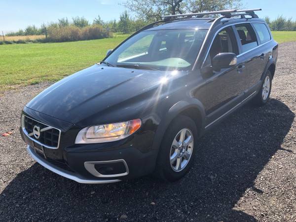 2010 Volvo XC70 Cross Country Wagon AWD Excellent Shape for sale in West Barnstable, MA – photo 4