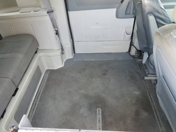 WHEELCHAIR ACCESSIBLE SIDE ENTRY VAN! ONLY 46K MILES!! - cars &... for sale in Shelby, NC – photo 15