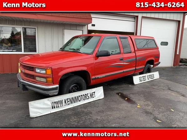 1996 Chevrolet C/K 1500 Ext Cab 141.5 WB for sale in Ottawa, IL