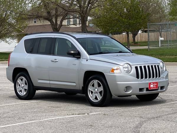 2010 Jeep Compass Latitude 4x4 - - by dealer - vehicle for sale in Council Bluffs, NE – photo 6
