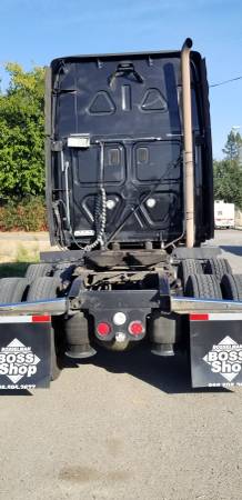 2010 freightliner cascadia for sale in Sacramento , CA – photo 3