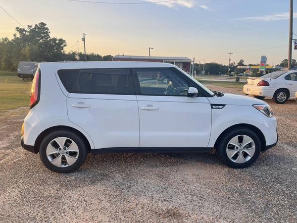 2014 KIA SOUL (CHAD S USED CARS) - - by dealer for sale in Hartford, AL – photo 2