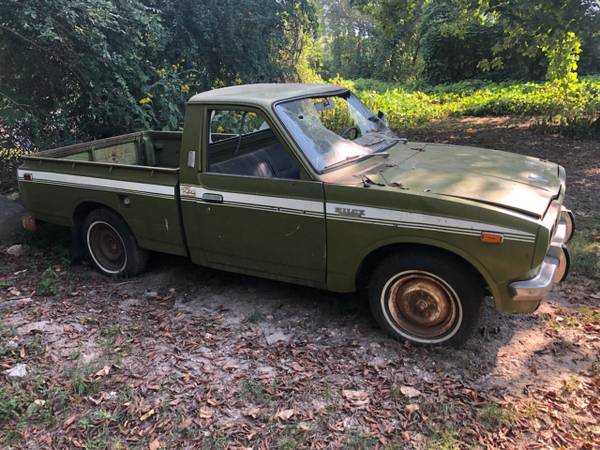 TOYOTA TRUCK RARE BARN FIND 1.8 5 SPD..SOLID TRUCK for sale in Ringgold, GA – photo 2