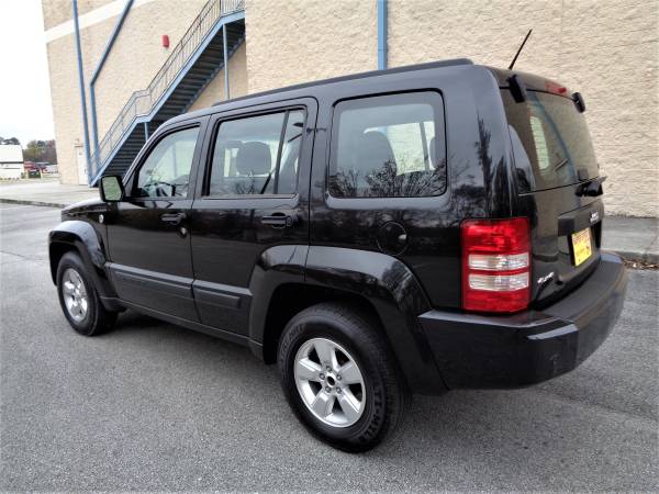 2012 Jeep Liberty Sport 4x4 - cars & trucks - by dealer - vehicle... for sale in Fort Oglethorpe, TN – photo 4
