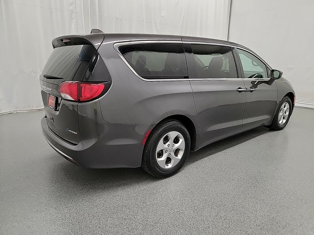 2018 Chrysler Pacifica Hybrid Touring Plus FWD for sale in Hopkins, MN – photo 6