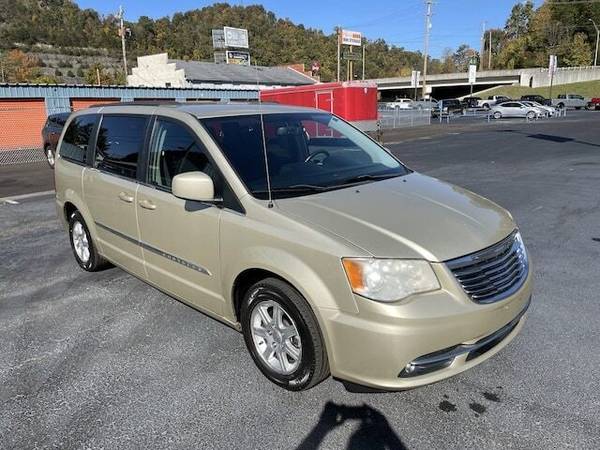 2011 Chrysler Town & Country Touring - - by dealer for sale in Pikeville, KY – photo 16
