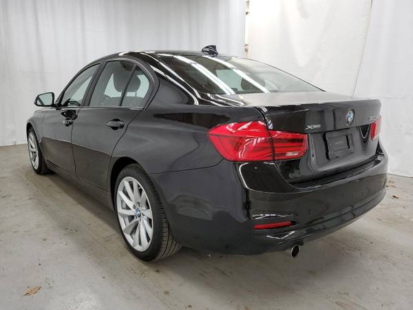 2018 BMW 320i xDrive - cars & trucks - by dealer - vehicle... for sale in Great Neck, NY – photo 3