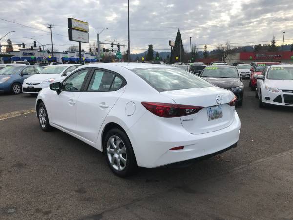 2018 MAZDA 3 SPORT LOW MILES 17,752 ONLY ''1 OWNER'' - cars & trucks... for sale in Eugene, OR – photo 4