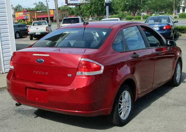 2010 Ford Focus SE 4dr maroon *REDUCED* - cars & trucks - by dealer... for sale in Louisville, KY – photo 2