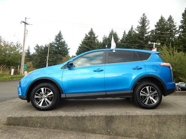 2018 Toyota RAV4 All Wheel Drive Certified RAV 4 XLE AWD SUV for sale in Vancouver, OR – photo 3