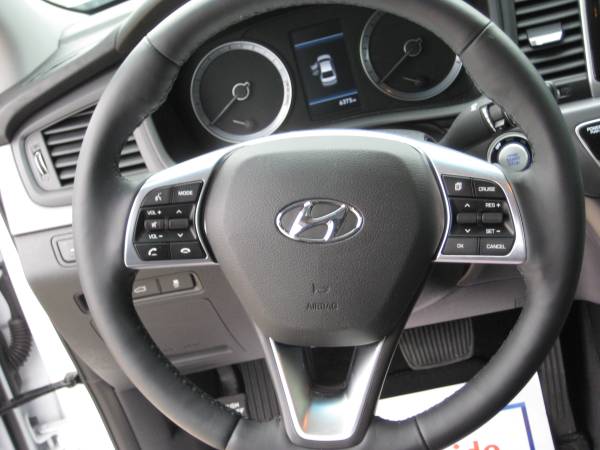 2018 Hyundai Sonata SEL 6K MILES for sale in Des Moines, IA – photo 12
