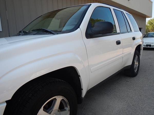 $5995 - 2006 CHEVY TRAILBLAZER LS 4X4 - ONLY 120K MILES - NEW TIRES! for sale in Marion, IA – photo 8