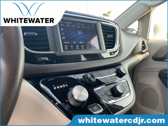 2018 Chrysler Pacifica Touring L FWD for sale in Saint Charles, MN – photo 10
