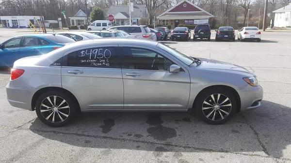 2013 Chrysler 200 S, Runs Great! Gas Saver! Extra Clean! ONLY for sale in New Albany, KY – photo 2