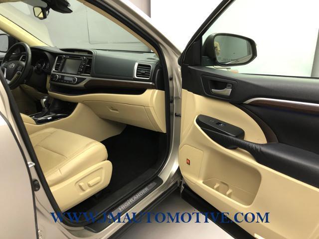 2016 Toyota Highlander Limited for sale in Naugatuck, CT – photo 29