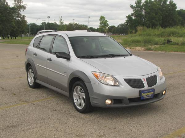 PRICE DROP! 2006 Pontiac Vibe VERY CLEAN! GREAT ON GAS! MATRIX! for sale in Madison, WI – photo 3