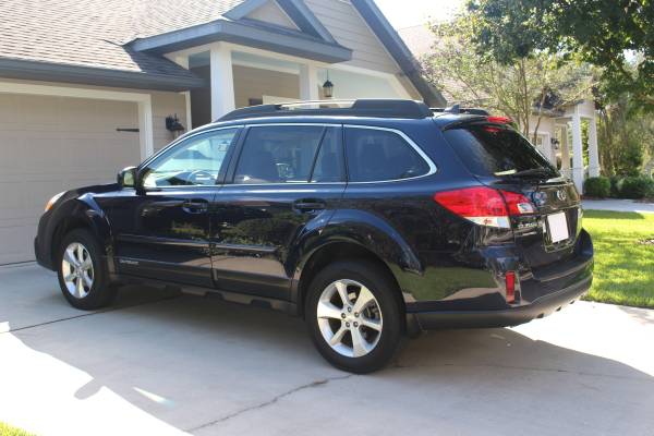 2014 Subaru Outback 2.5i Limited (under 21,000 miles) for sale in Gainesville, FL – photo 3