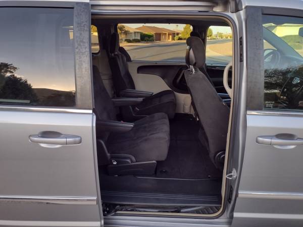 2015 Chrysler Town & country, Automatic V6, 104K miles - cars & for sale in Youngtown, AZ – photo 7