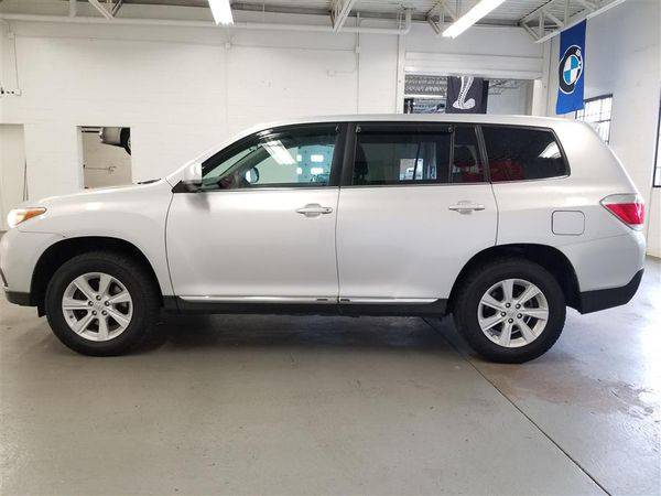 2013 Toyota Highlander SE AWD -EASY FINANCING AVAILABLE for sale in Bridgeport, CT – photo 7