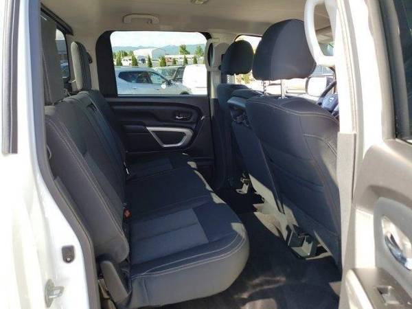 2017 Nissan Titan 4x4 Crew Cab SV for sale in Medford, OR – photo 13