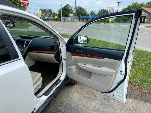 * 2012 SUBURU OUTBACK * 2.5I LIMITED * LOADED * ONE OWNER * NICE! -... for sale in Lapeer, MI – photo 12