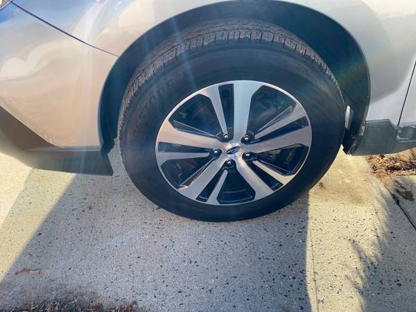 2019 Subaru Outback 2 5i Limited AWD - NAVI - 19, 000 Miles - cars for sale in Chicopee, MA – photo 5